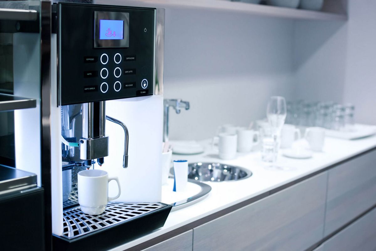 Kaffeemaschine in einer Küche 